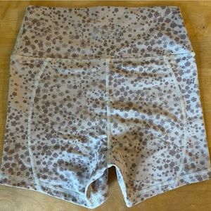 Fleo Shorts - Size Medium